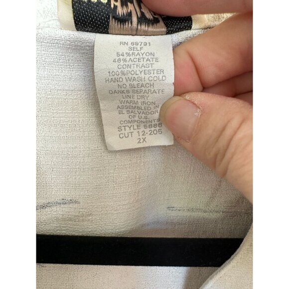 Vintage Sarah‎ B Woman Womens Tan Blouse 2X short sleeve Rayon floral button up - Picture 3 of 9